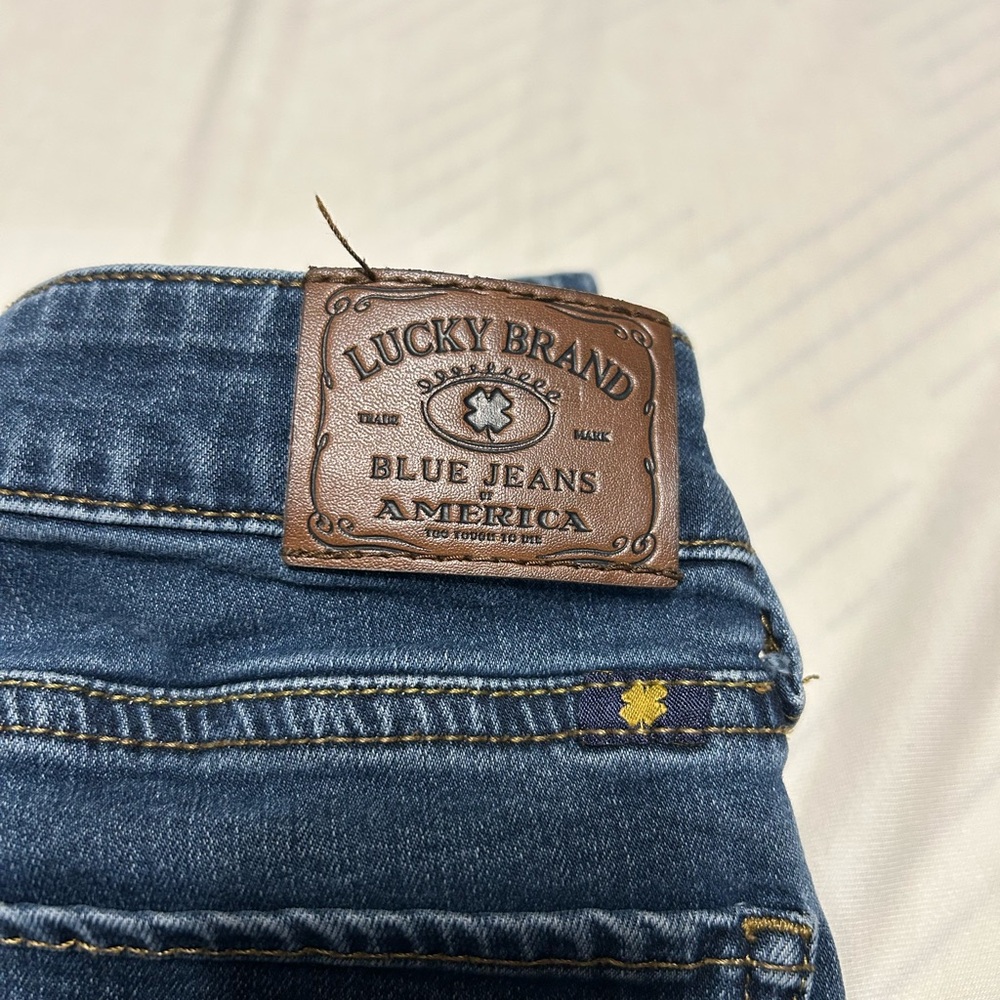 Lucky Brand women’s Denim Jeans with Leather Patch